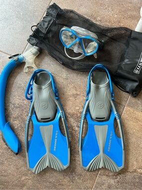 U.S. Divers Dorado Jr Snorkeling Set Size S Fits Kids Shoe Size 9-13